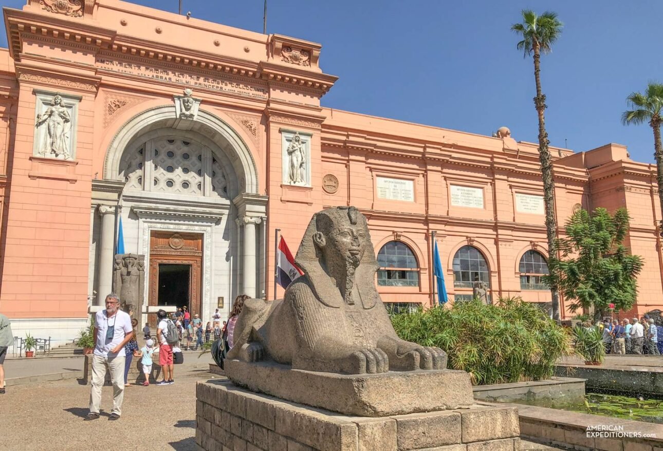 Excursie din Hurghada la Cairo – Muzeul Egiptean și Piramidele